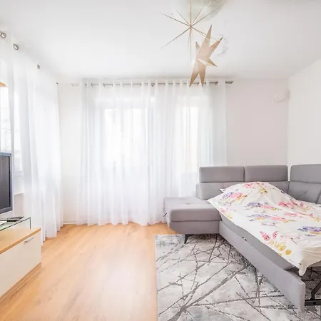 Anyroomdirect Private In Laatzen Near Exhibition Agency Apartment Hannover