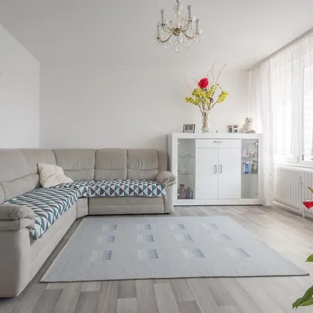 Apartment Anyroomdirect Private In Laatzen Near Exhibition Agency