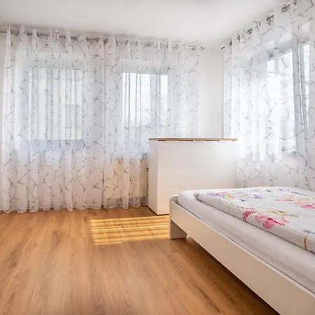 Anyroomdirect Private In Laatzen Near Exhibition Agency Apartment Hannover
