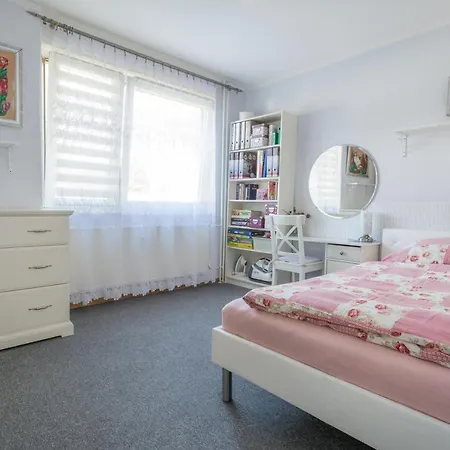 Anyroomdirect Private In Laatzen Near Exhibition Agency Apartment