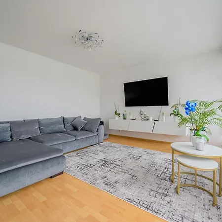 Apartment Anyroomdirect Private In Laatzen Near Exhibition Agency