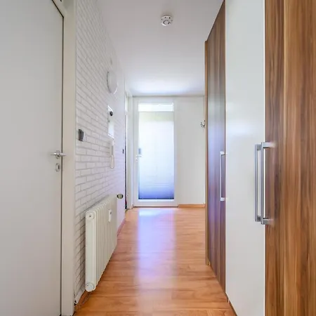 Anyroomdirect Private In Laatzen Near Exhibition Agency Apartment Hannover