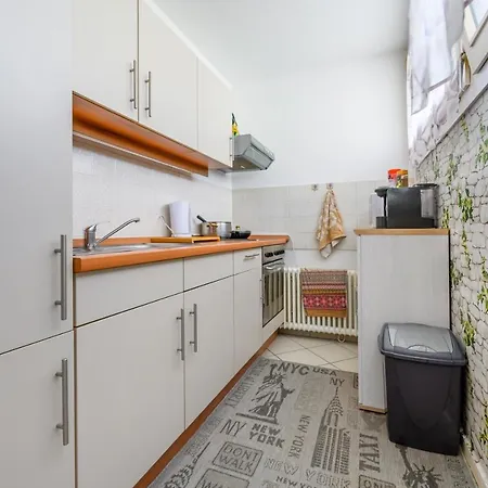 Apartment Anyroomdirect Private In Laatzen Near Exhibition Agency *